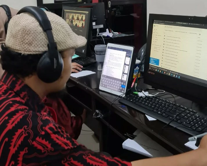 Microphone Radio